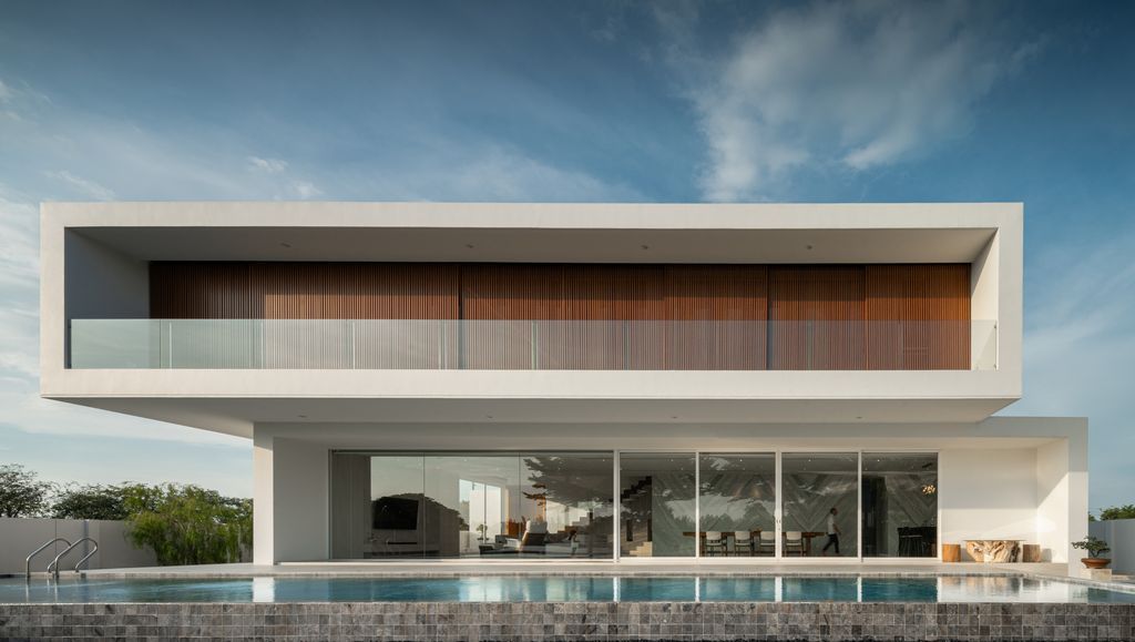 Sunset House, Offers Spectacular Rear View by One and a Half Architects