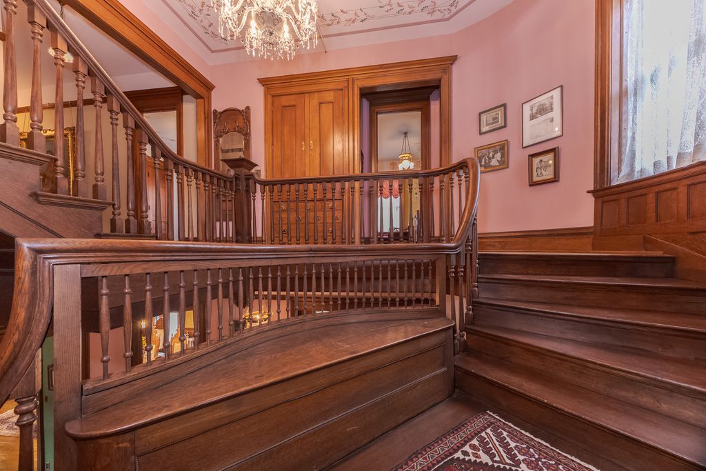 Victorian Beauty in Illinois: A Extraordinary  Residence for $4.5 Million