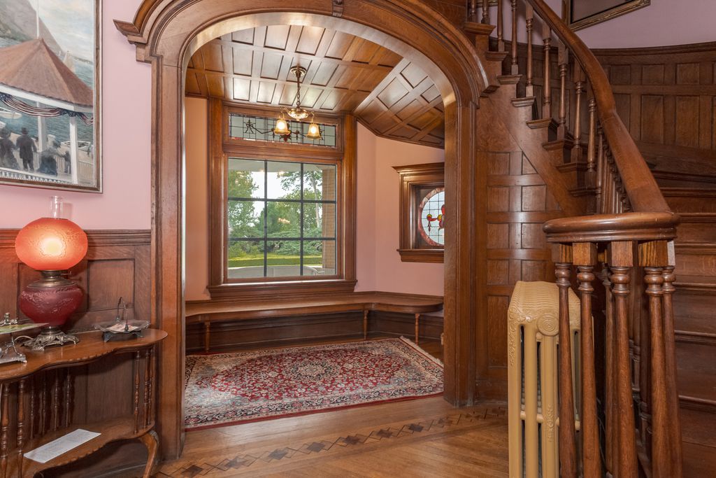 Victorian Beauty in Illinois: A Extraordinary  Residence for $4.5 Million
