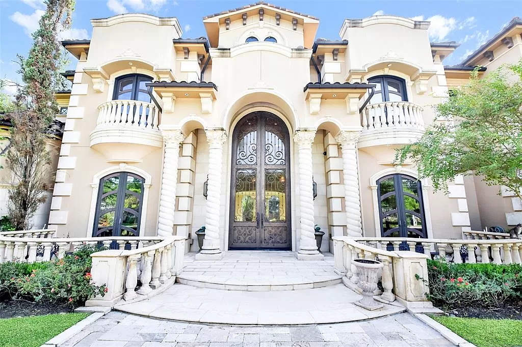 Extravagant Estate: A 9-Bedroom Home in Houston, TX at Memorial Villages, Yours for $4.8 Million