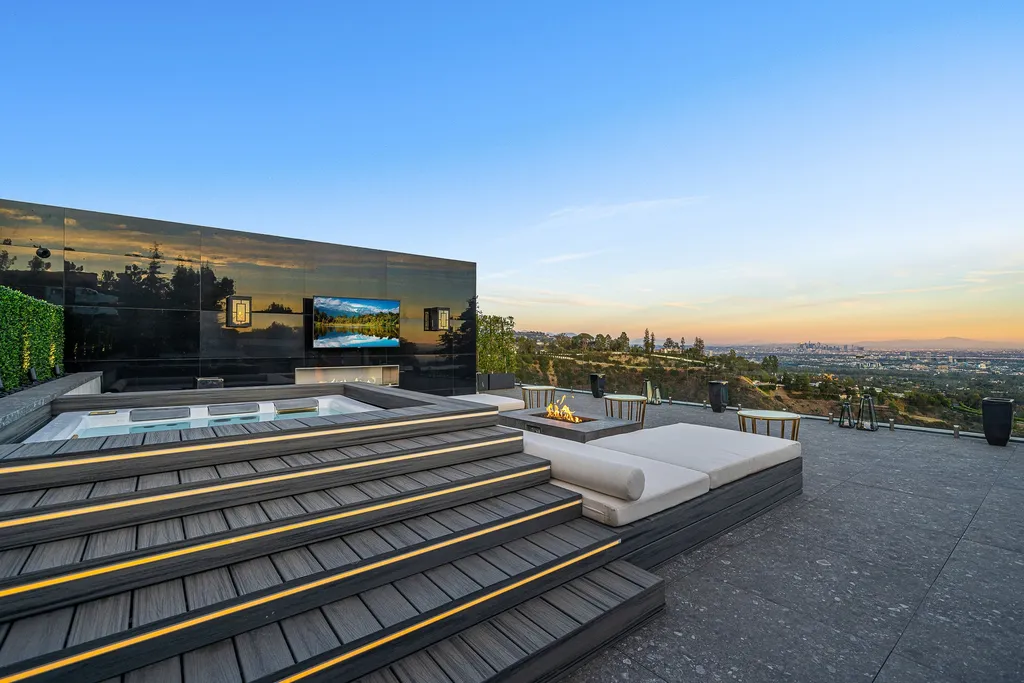 1200 Bel Air Road Home in Los Angeles, California. Discover LA FIN, the ultimate luxury estate nestled in prestigious Bel Air. This magnificent residence is a true testament to opulence, offering breathtaking panoramic views, unrivaled architecture, and exquisite interiors. 