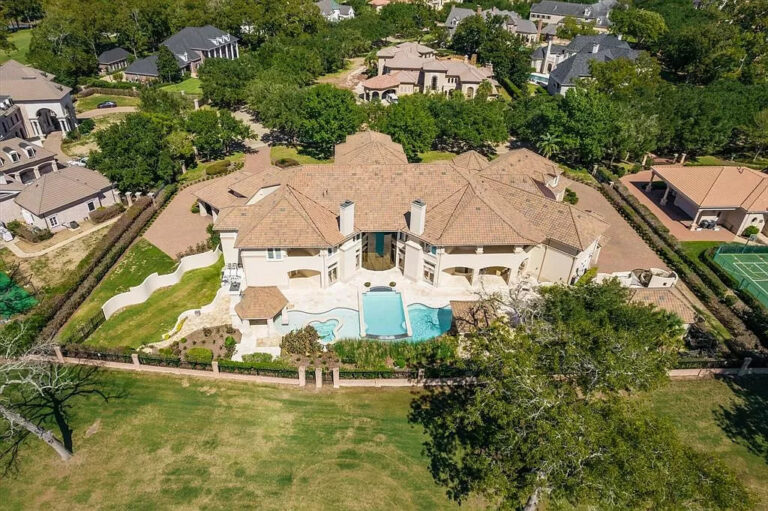 Bountiful Retreat: Unveiling a Magnificent 7-bedroom Home in Sugar Land, TX Priced at $6,995,000