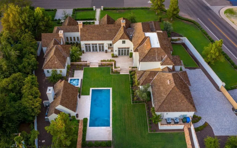 Exceptional Arcadia Estate with Mountain Views and Pool House in Arizona for $7,500,000
