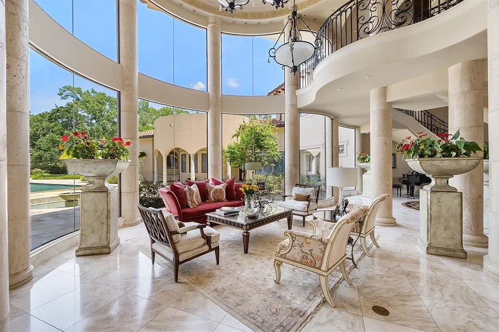 Ultimate Elegant: $10.995M Italianate Villa in Houston, TX - Unparalleled Elegance and Entertainment