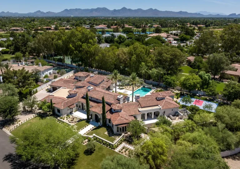 Exquisite Paradise Valley Estate: 6 Beds, Resort-Style Luxury, and Immaculate Upgrades