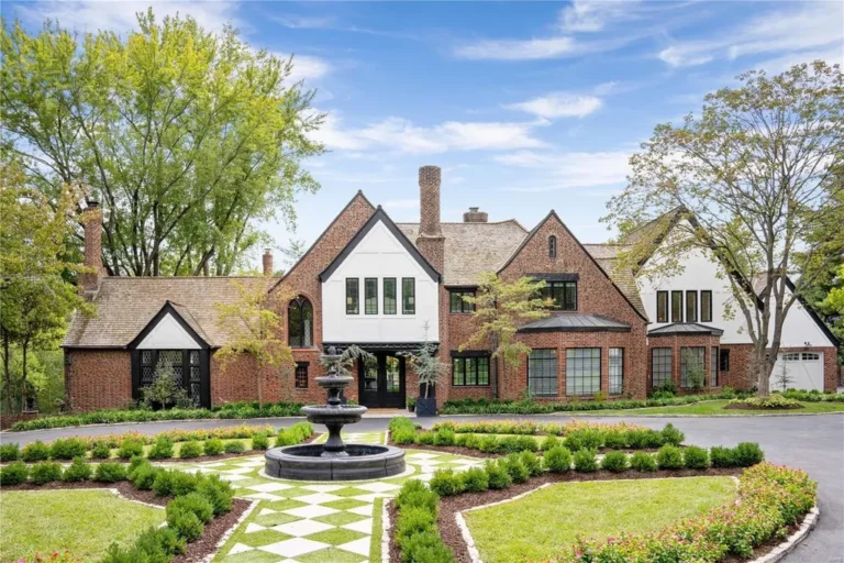 Galloway Manor: A Timeless Tudor Estate with Modern Elegance in Missouri