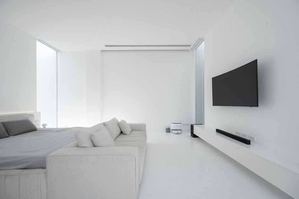 Canvas House, Impressive White Project by Unknown Surface Studio