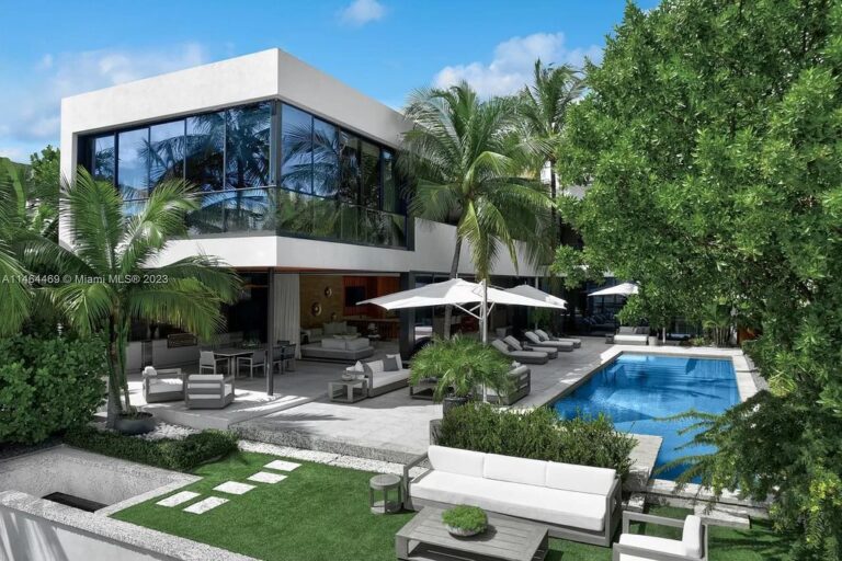 Exquisite Miami Beach Waterfront Retreat: A $19.5Million Coastal Masterpiece on Venetian Islands