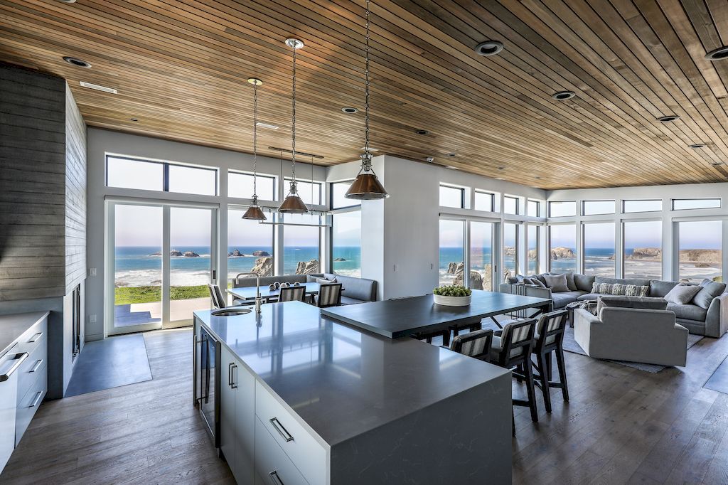 Face Rock Beach House in Bandon by Giulietti Schouten Weber Architects