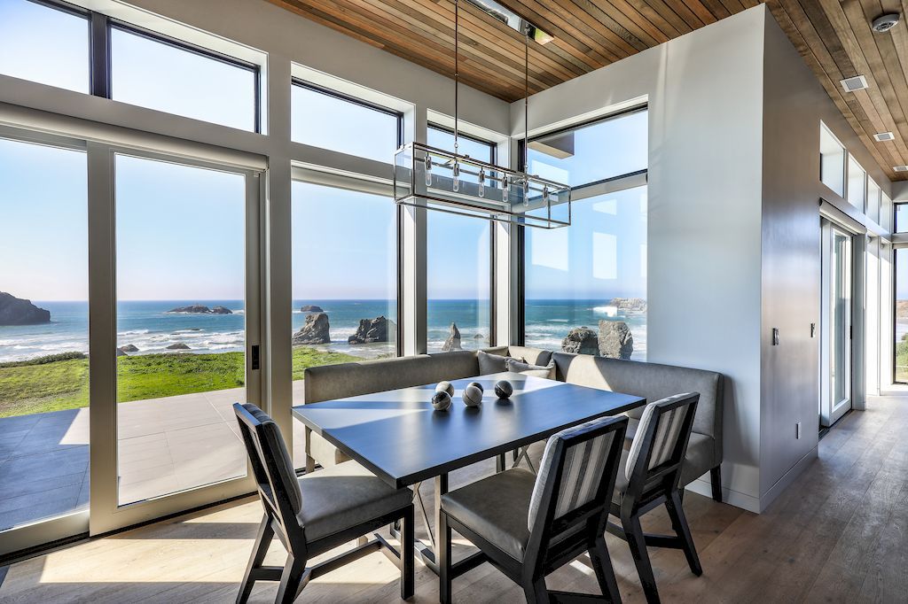 Face Rock Beach House in Bandon by Giulietti Schouten Weber Architects