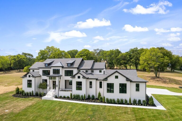 Franklin, Tennessee Estate by Hidden Valley Homes Blends Open-Concept Living and Elegance for $5.99 Million