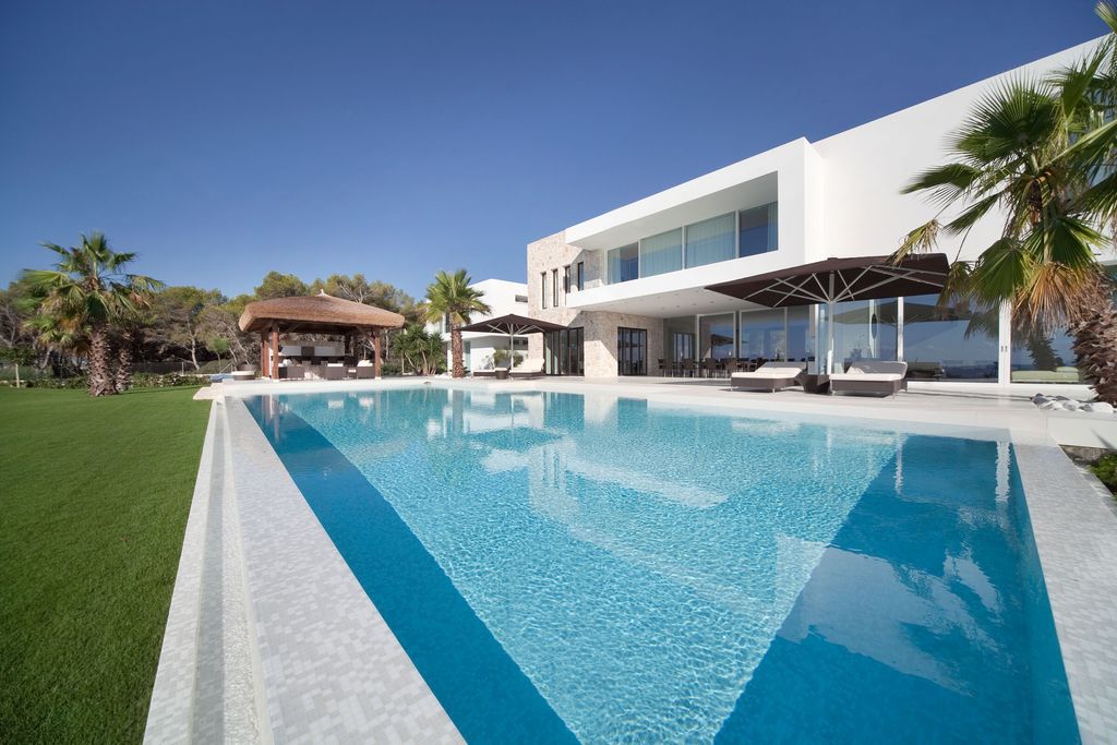 House 0812, A Mallorcan Seaside Marvel by Jle Arquitectos