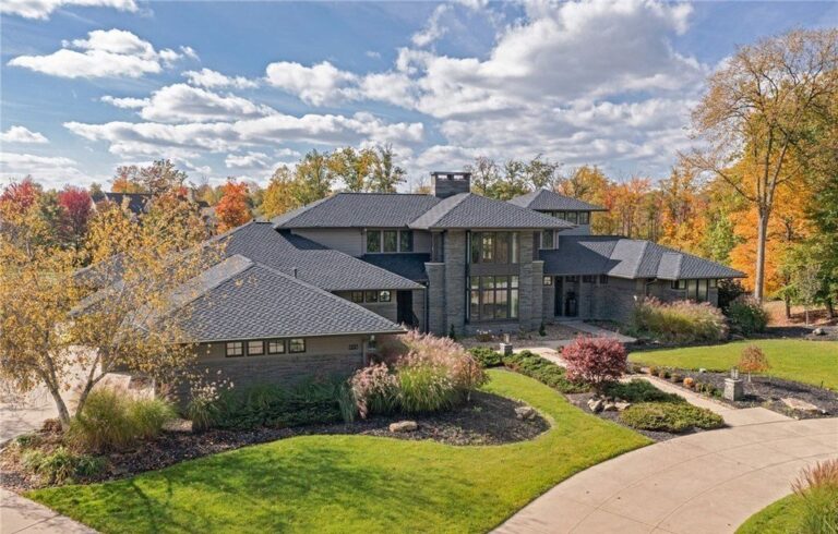 Luxurious Homage to Frank Lloyd Wright School Hits the Market in Aurora, Ohio for $2.15 Million