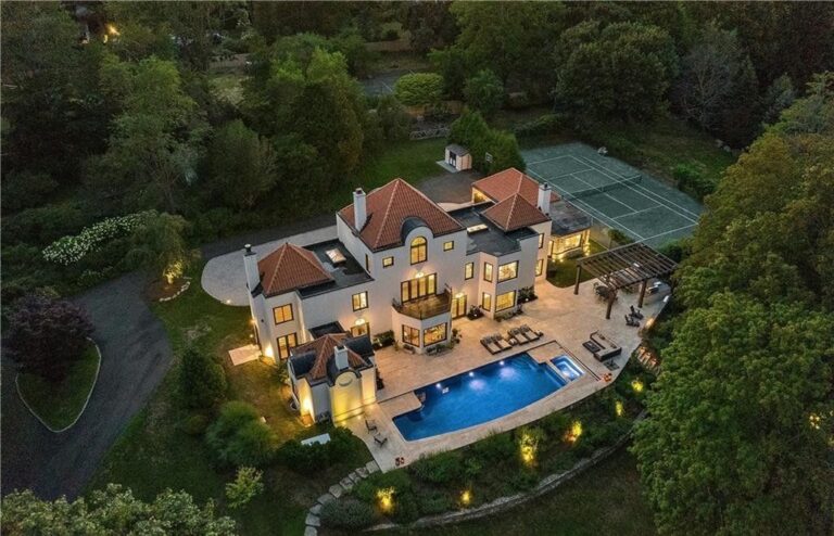 Luxurious Westport Residence: $7.95M for Exceptional Living & Entertainment