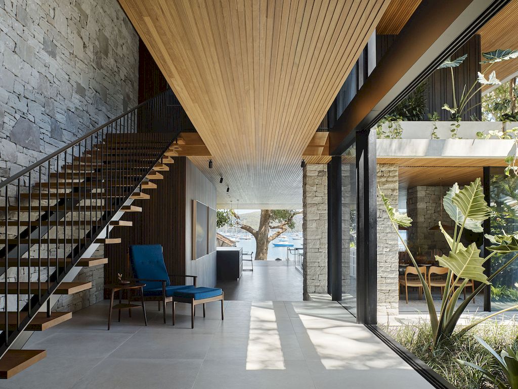 M House, Fusion of Brazilian Modernism and Natural by Rama Architects