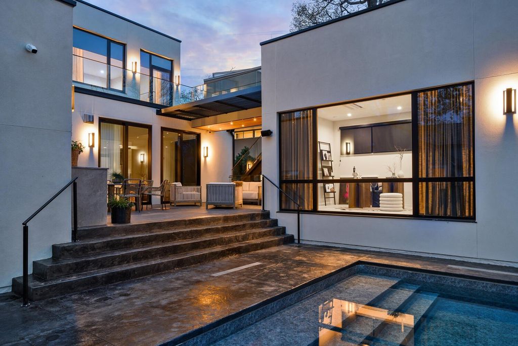 Modern Masterpiece in Glencoe, Illinois: A $3,999,900 Collaboration by Noah Properties and Lisek Interiors