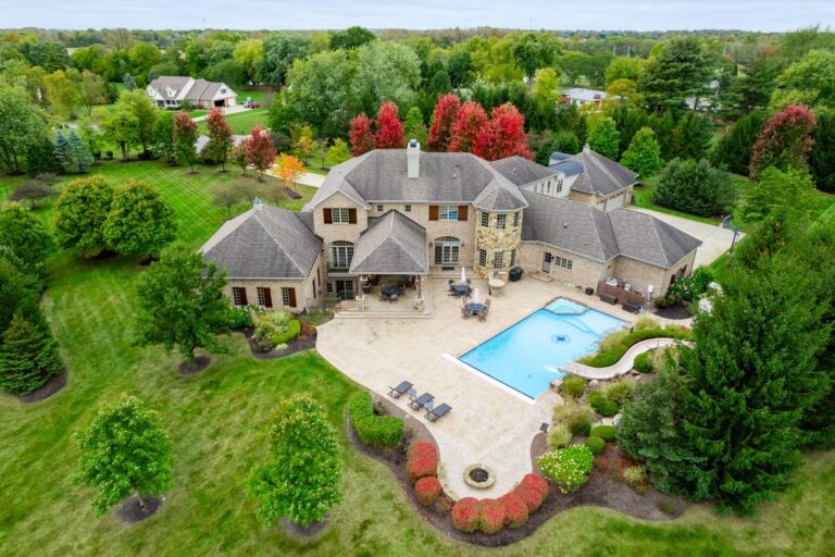 Old-World Charm and Modern Comfort Unite in Greenfield, Indiana’s $2.9 Million Tuscan Masterpiece