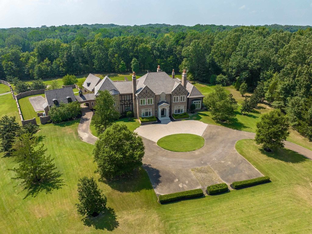 One-of-a-kind Tennessee Estate Redefines Luxury and Sophistication at $4.299 Million