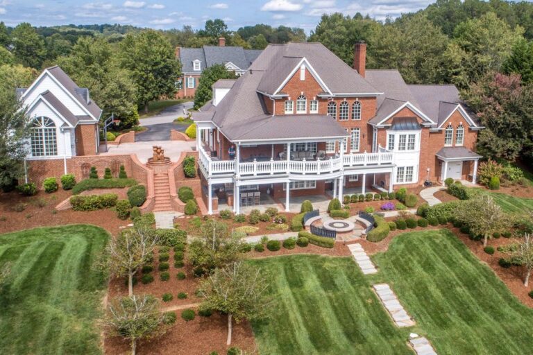 Outstanding Home on 5th Green of Tom Fazio-Designed Golf Course Listed for $3 Million in Virginia
