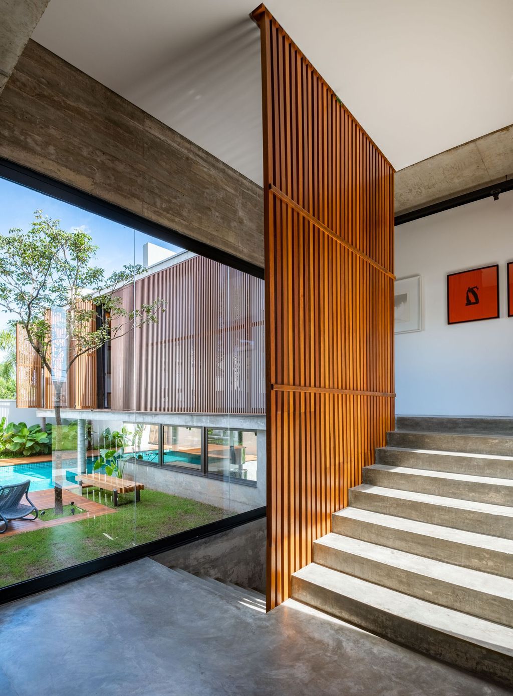 Patio House with Architectural Innovation by Caio Persighini Arquitetura