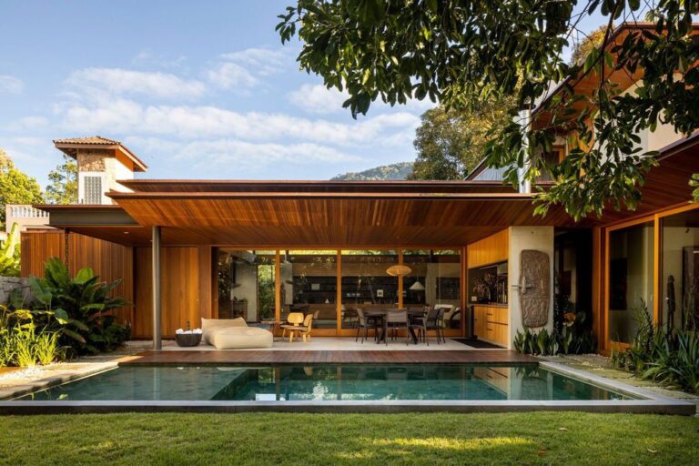 Residence CCL, Blend of Nature and Architecture by Pitta Arquitetura