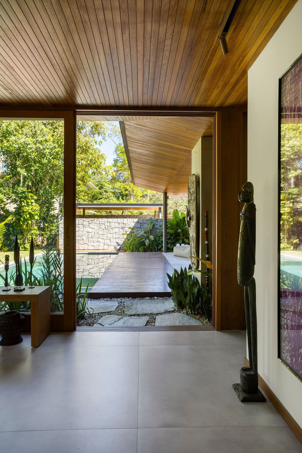 Residence CCL, Blend of Nature and Architecture by Pitta Arquitetura