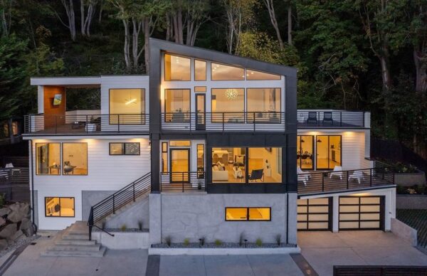 Seattle's Coastal Retreat: $2.85 Million Home with Stunning Views and ...