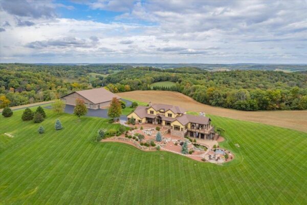 Spring Green, Wisconsin Dream Home: $3.8 Million for Ultimate Outdoor ...