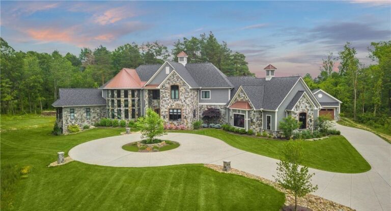 Strongsville, Ohio Residence: A Masterpiece of Modern Luxury for Sale at $3.39 Million