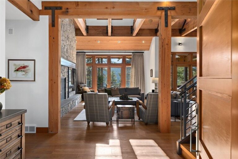 Stunning Cle Elum, Washington Home Designed by Peter Swindley Listed