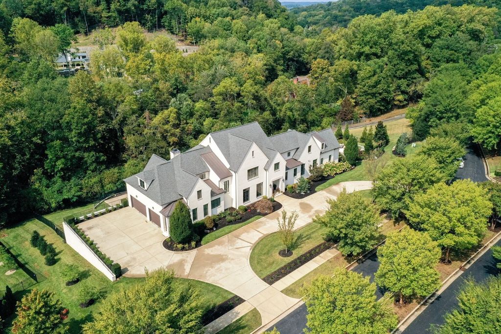 Timeless Elegance and Modern Luxury Unite in $6.485 Million Brentwood, Tennessee Private Estate