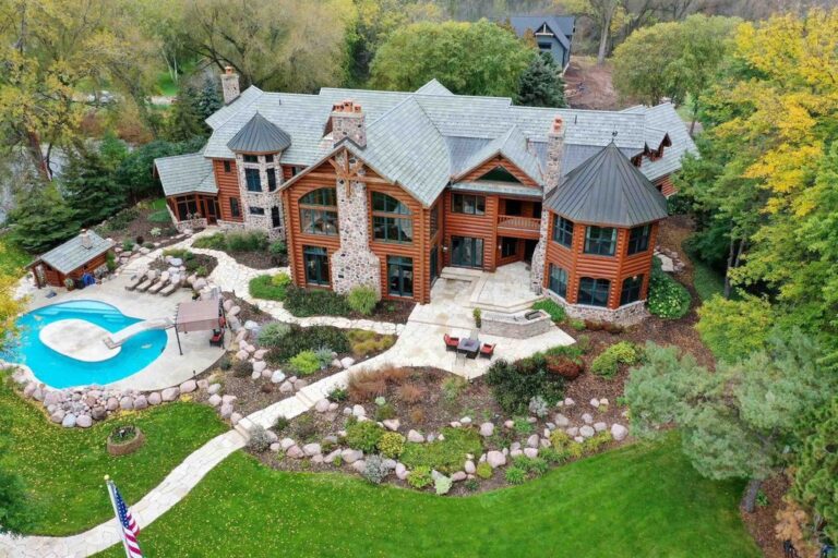 Waterfront Log Cabin Paradise: Suamico, Wisconsin’s Ultimate Retreat for $2.795 Million