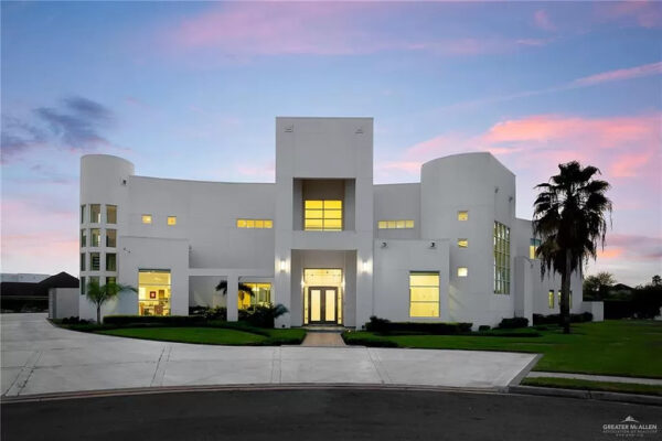Beautiful view of Luxury Private Elevator Luxury Penthouses In Mcallen Texas