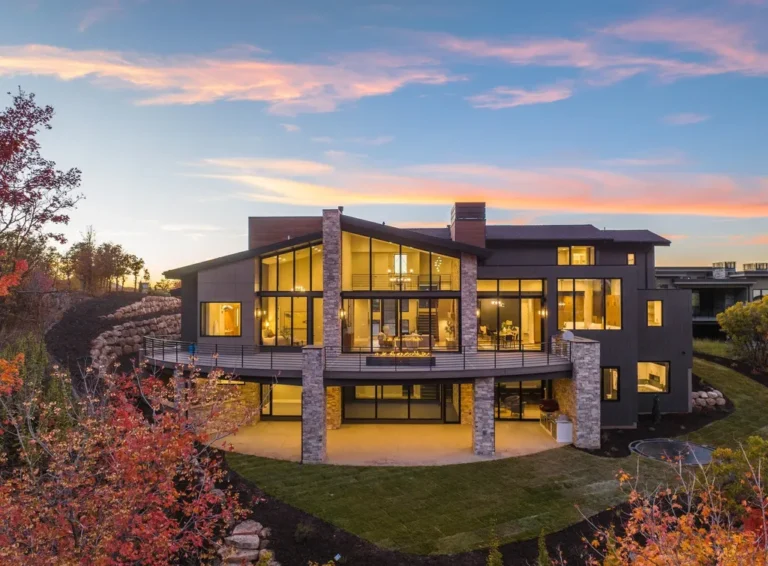 Luxury Summit Creek Dream Home with Breathtaking Mountain Views in Utah Asks $4,187,900