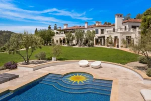 Beverly Hills Celebrity Compound: A Grand Oasis of Luxury and Privacy for $88,000,000