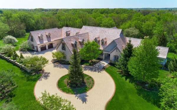 A $2,625,000 French Provincial Masterpiece in Barrington, Illinois, Boasting Lavish Architectural Details
