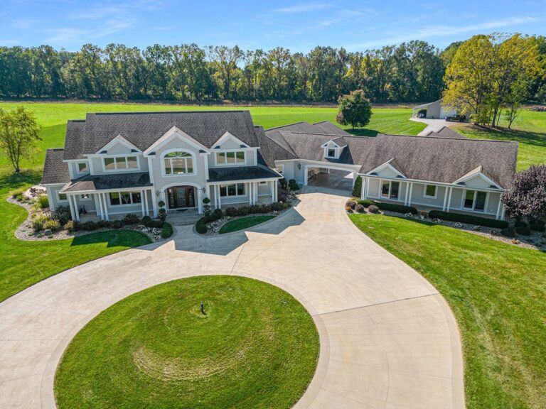 An Exclusive Haven in Buchanan, Michigan, Enveloped by Nature’s Beauty Priced at $3.65 Million