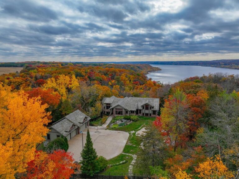 Bruce Lenzen-Designed Home with Breathtaking Views Offered at $2.85 Million in Hudson, Wisconsin