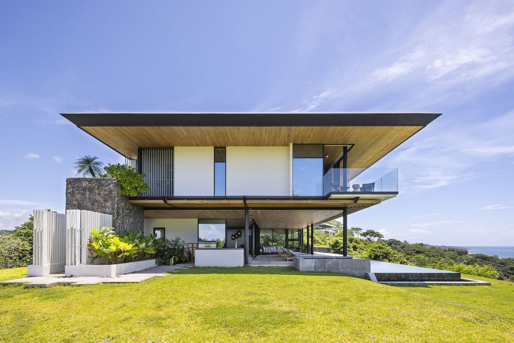 Casa con Vista, A Modern Tropical Haven in Costa Rica by Studio Saxe