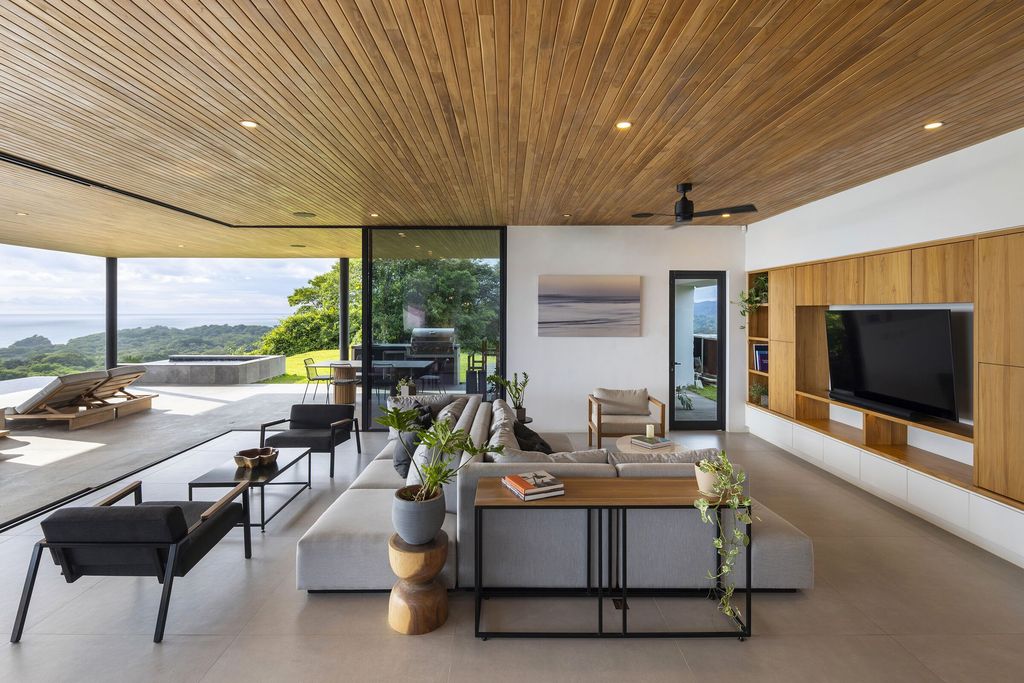 Casa con Vista, A Modern Tropical Haven in Costa Rica by Studio Saxe