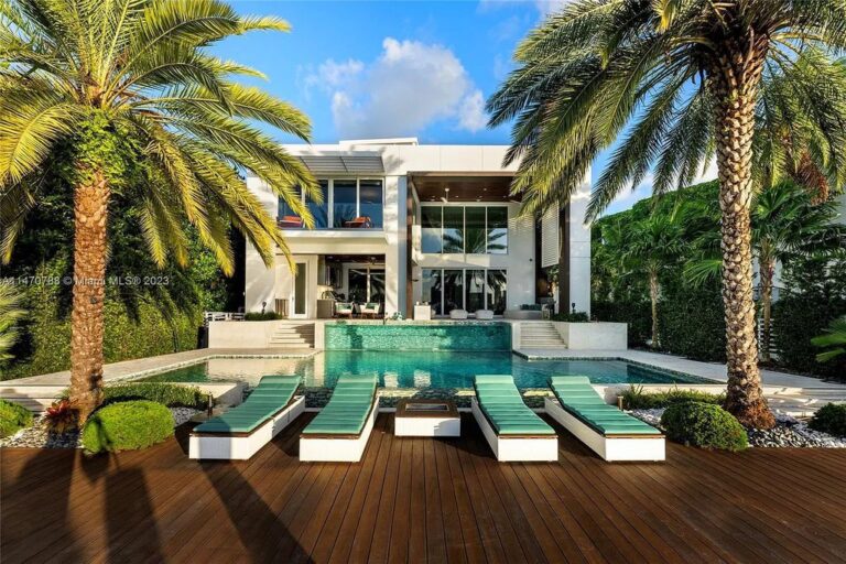 Exquisite Waterfront Haven: Miami Beach’s Premier $21.9 Million Tri-Level Oasis on Hibiscus Island