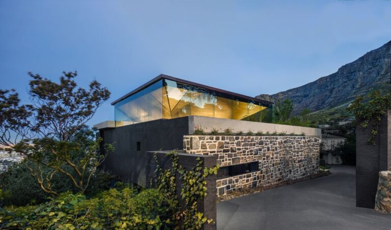 Kloof House, A Captivating SAOTA Masterpiece with Breathtaking Views