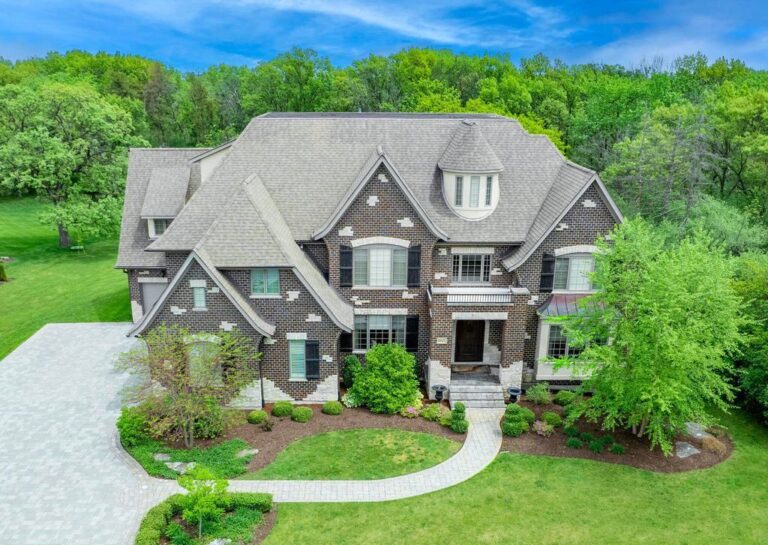 Majestic Custom-Built Home on Over an Acre Backing to Woods in Burr Ridge, Illinois Offered at $2,999,900