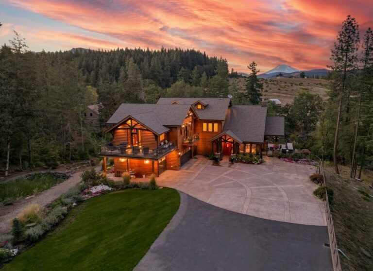 River Lodge Retreat: A Spectacular Two-Story Timber Frame Masterpiece in White Salmon, Washington, Offered at $4.3 Million