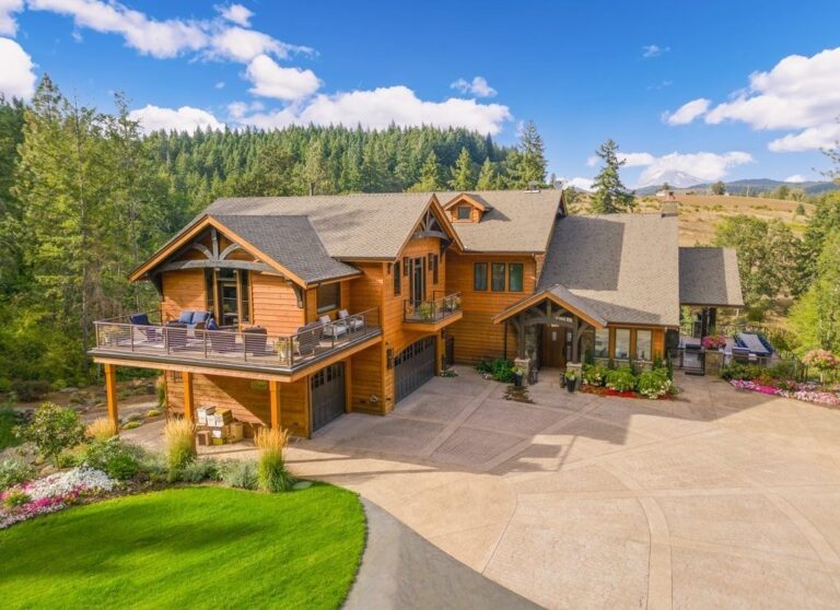 River Lodge Retreat A Spectacular TwoStory Timber Frame Masterpiece