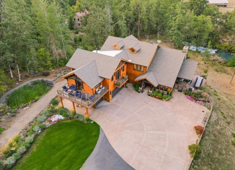 River Lodge Retreat A Spectacular TwoStory Timber Frame Masterpiece