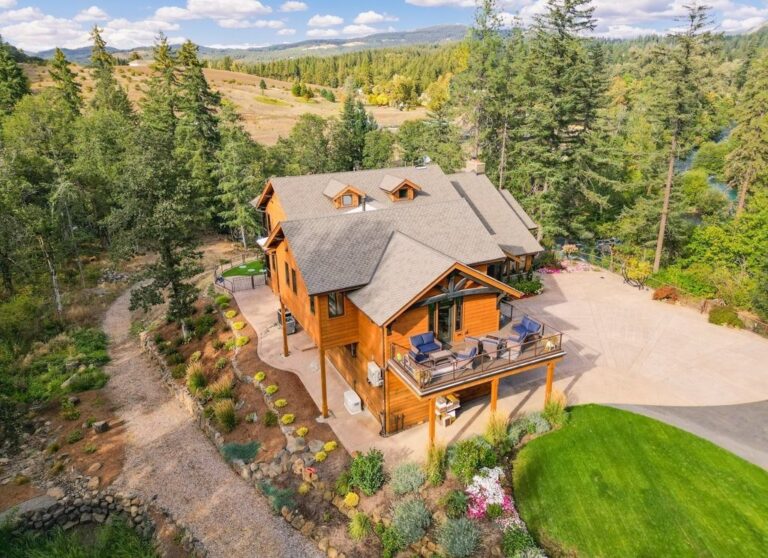 River Lodge Retreat A Spectacular TwoStory Timber Frame Masterpiece