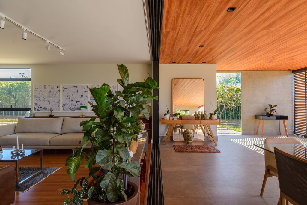 Roses House Transformation, Modern Oasis by Renan Mendes Arquitetura