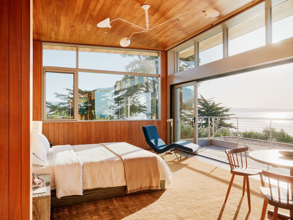 Surf House, a Coastal Elegance House by Feldman Architecture