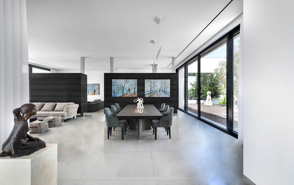 The Artistic House in Israel by Dan & Hila Israelevitz Architects